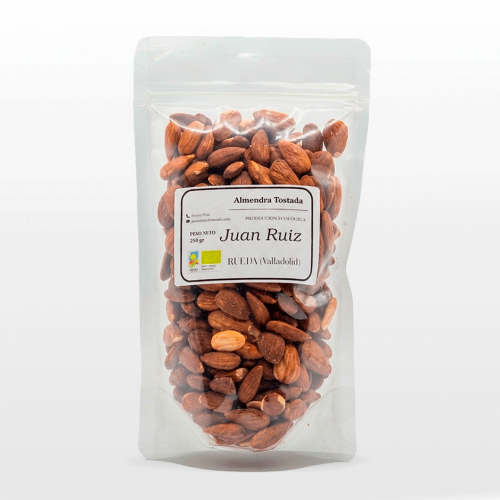 Almendra tostada: Crujiente, aromática y llena de sabor. Una almendra de cultivo propio que demuestra que lo sencillo, cuando se hace bien, puede ser extraordinario.